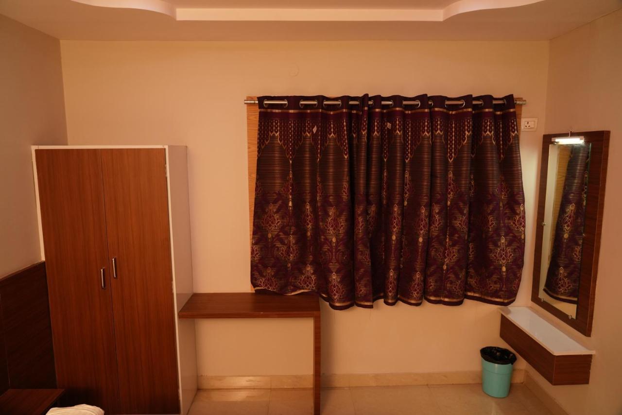 Swagath Residency Kākināda Kültér fotó