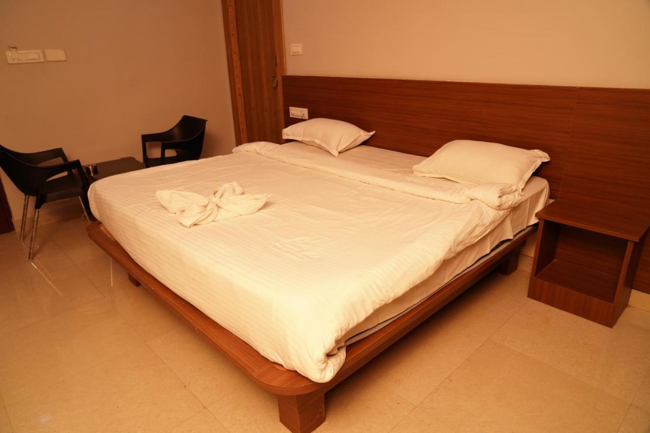 Swagath Residency Kākināda Kültér fotó